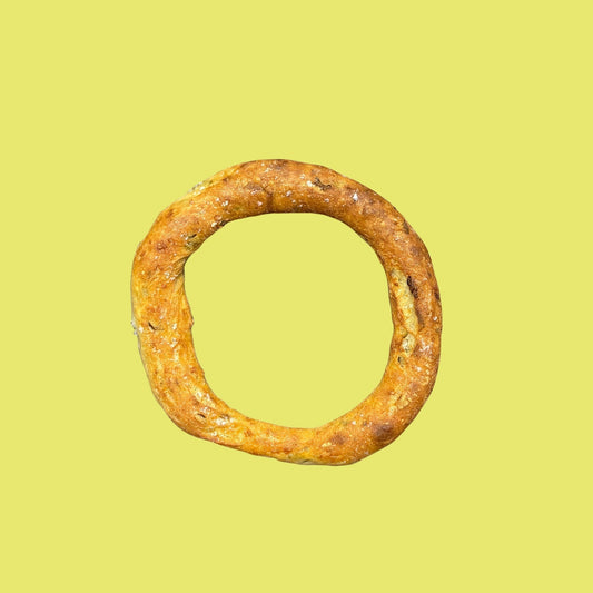 Jalapeño and Cheese Bread Ring with flaky salt